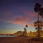 아파트 Seaside Serenity *